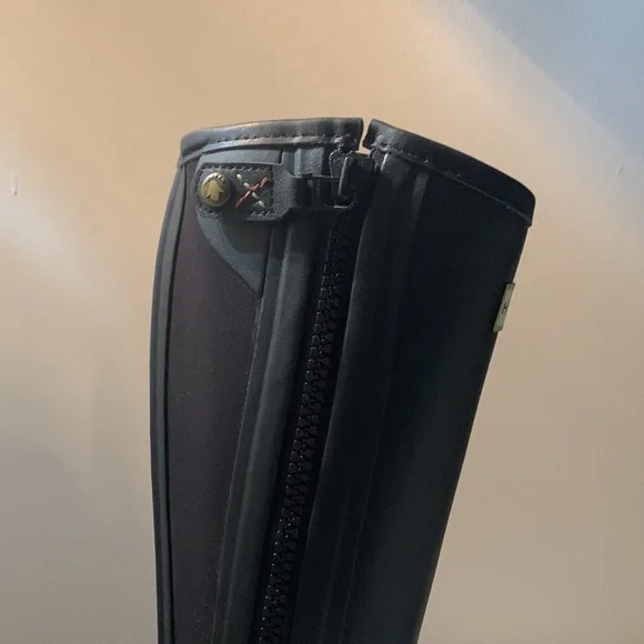 Black Hunter Boots - Picture 14 of 15